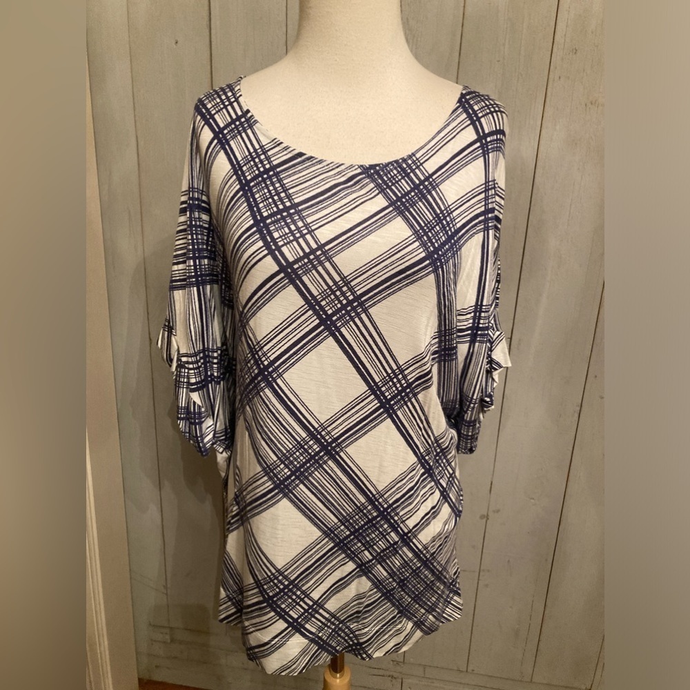 Jones New York Women’s Sz 1X Blue White Asymmetrical Stripe Ruffle Sleeve.